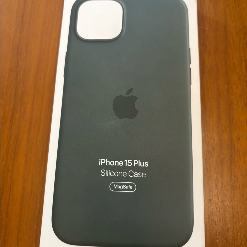 iPhone 15 plus case in color cypress green